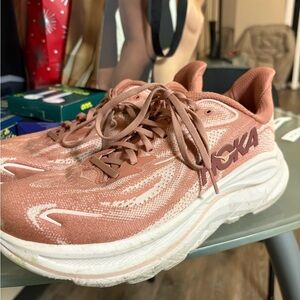 Hoka Clifton 10 Women's Athletic Shoes - Coral and White